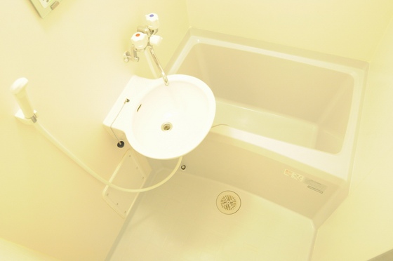 洗面設備　※別号室の写真です