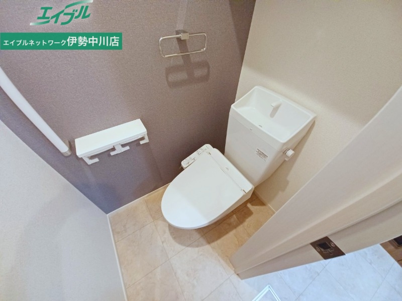 トイレ　同型参考写真