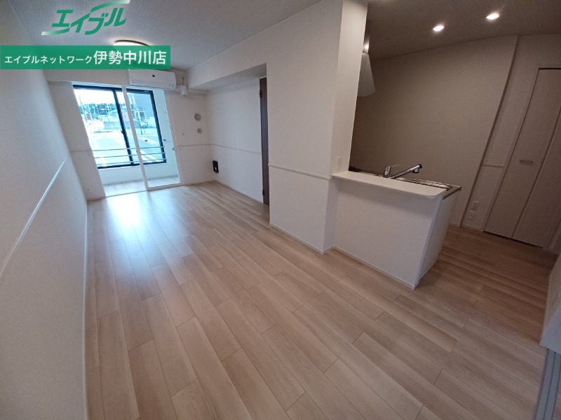 居室・リビング　同型参考写真