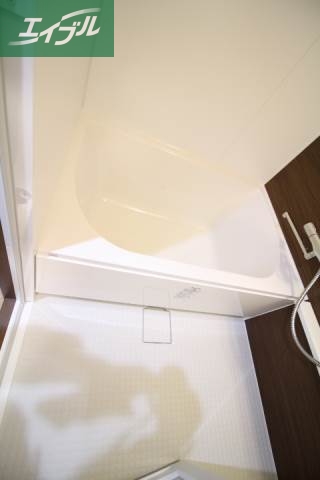 バス・シャワールーム　同物件別部屋の写真です