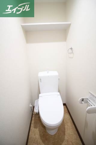 トイレ　同物件別部屋の写真です