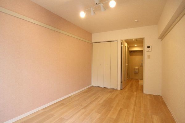 居室・リビング　バルコニーから見たお部屋