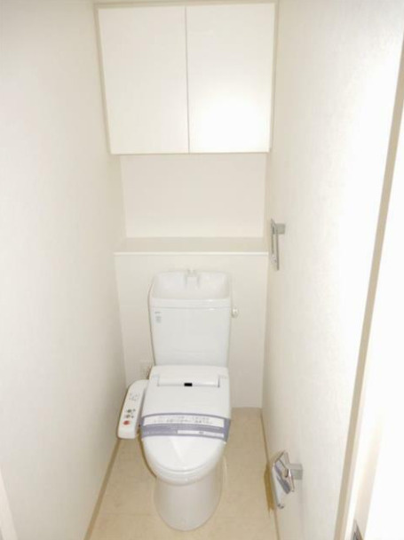トイレ　■温水洗浄便座■ウォールキャビネット収納付き♪