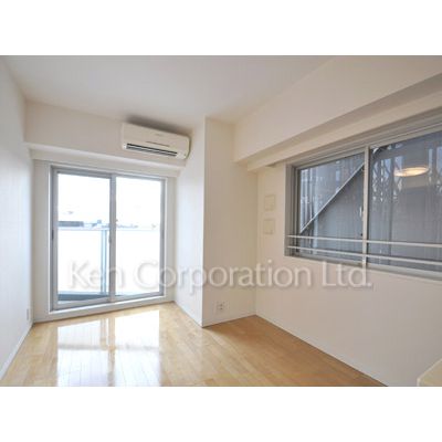 居室・リビング　同タイプ10階のお部屋を撮影。仕様が異なることがあります。