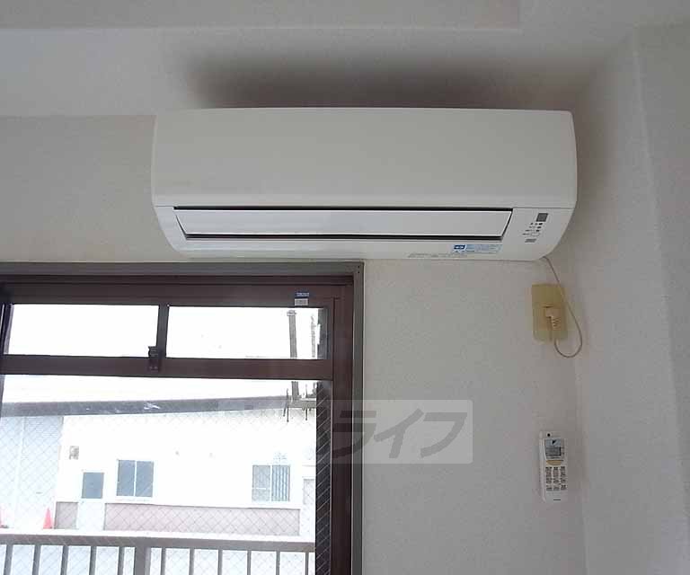 その他設備　備え付きの冷暖房です。