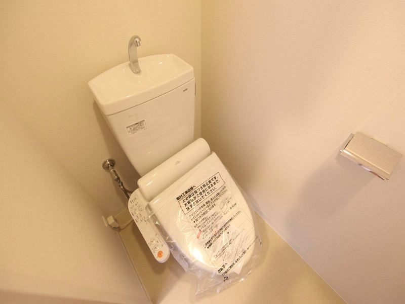 トイレ　温水洗浄暖房便座付トイレ