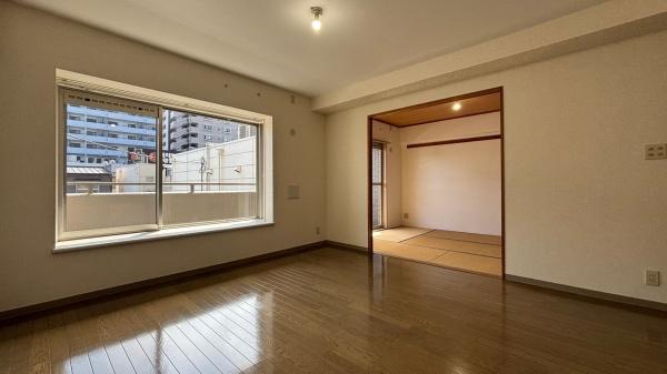 居室・リビング　写真は同タイプの別のお部屋のものです。