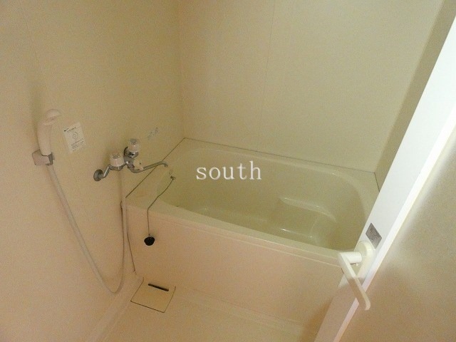 バス・シャワールーム　浴室乾燥機付きのお風呂