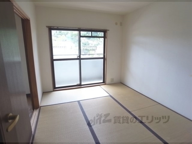 居室・リビング　６帖の和室です