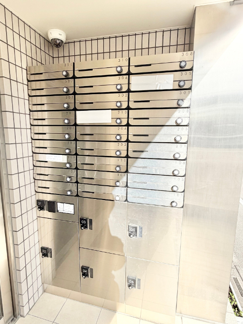 ロビー　宅配ボックス