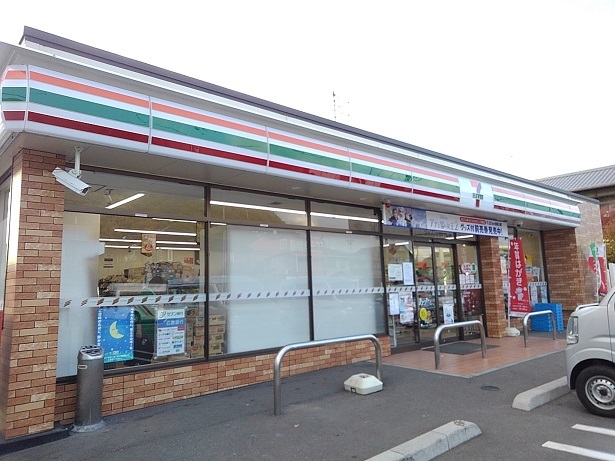 コンビニ　セブンイレブン神辺川南店（コンビニ）まで900m