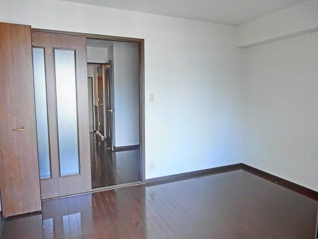 居室・リビング　間仕切り開放で１２帖居室