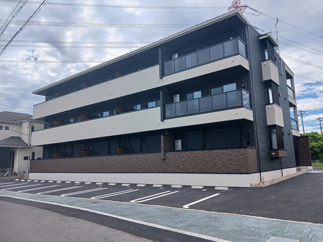 建物外観　落ち着いた雰囲気の外観です