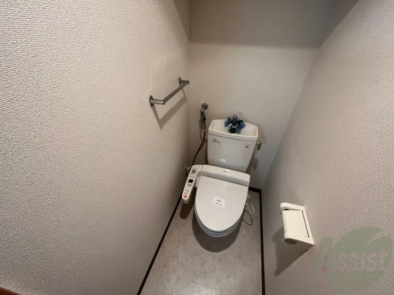 トイレ　ウォシュレット機能がついたトイレ。安心して使用できますね。
