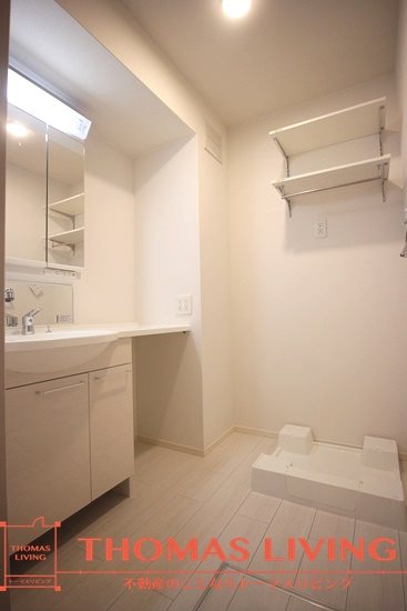 洗面設備　同じ物件の別号室の写真です。ご参考下さい。