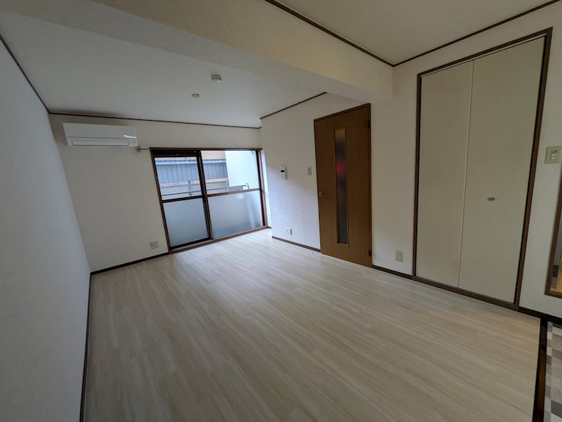 居室・リビング　同建物同号室の室内写真です。