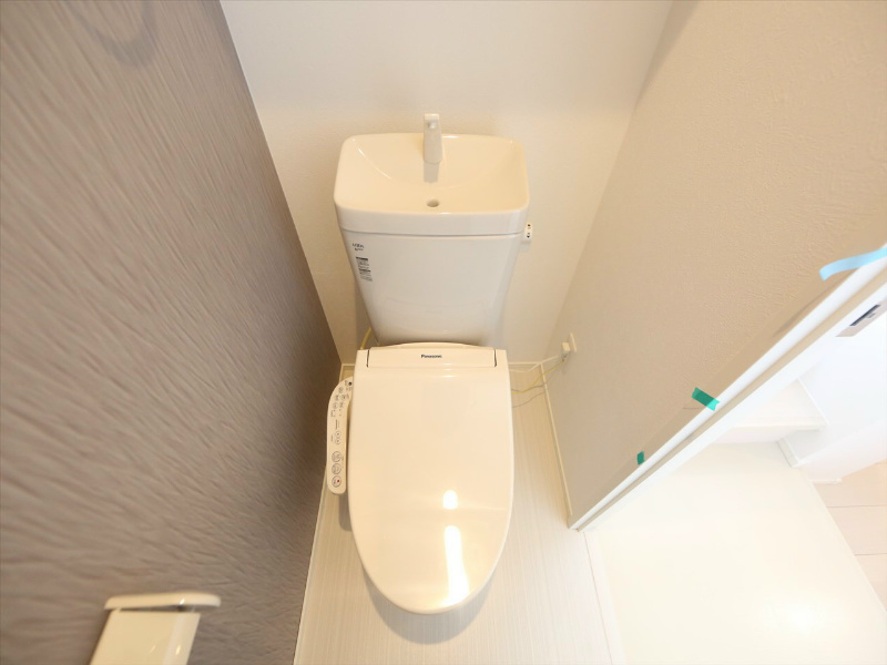 トイレ　温水洗浄暖房便座付トイレ