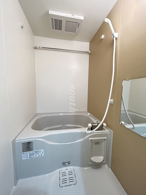 バス・シャワールーム　浴室乾燥機付きのお風呂