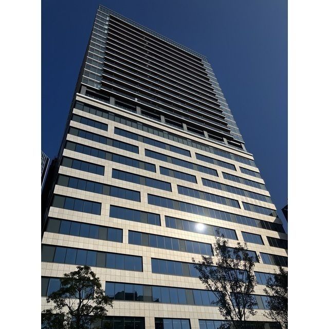 建物外観　鉄筋コンクリート造・総戸数は156戸です。