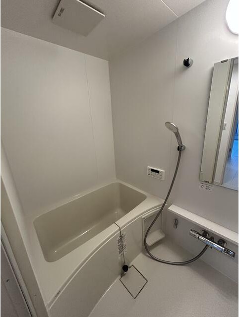 バス・シャワールーム　嬉しい追い焚き機能付きです♪