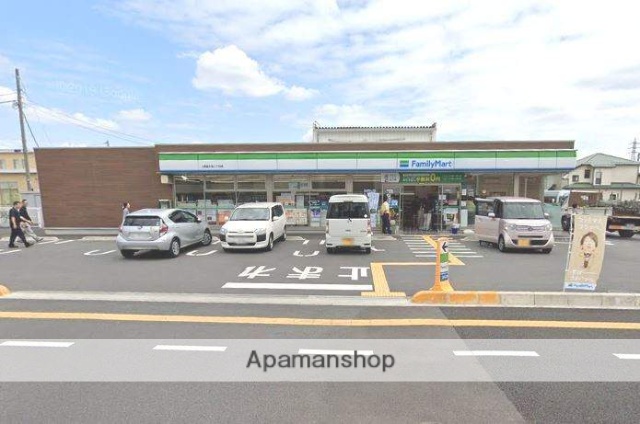 コンビニ　ファミリーマート（コンビニ）まで488m