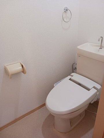 トイレ　落ち着いたトイレです