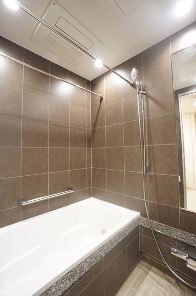 バス・シャワールーム　１４１８サイズのバスルーム ※前回募集時写真