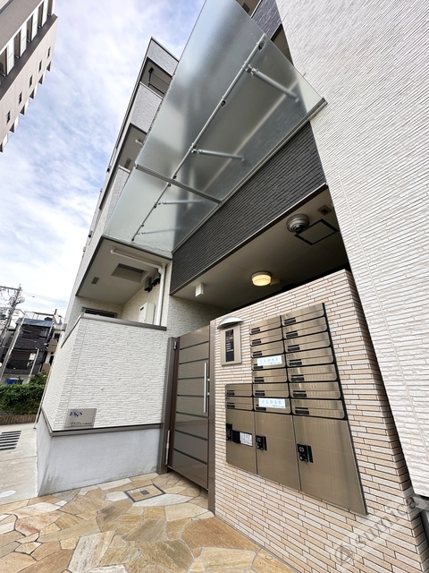 エントランス　オートロック完備で部外者はシャットアウト♪♪