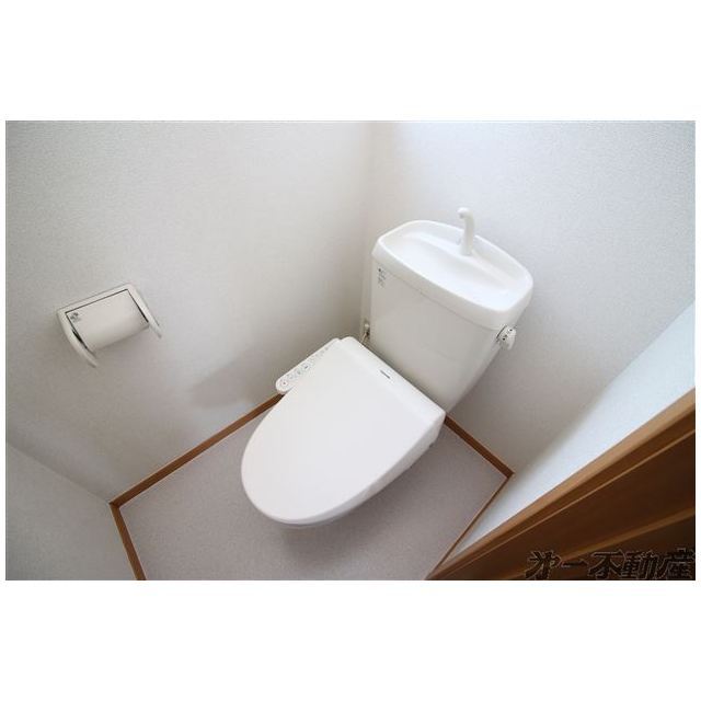 トイレ　温水洗浄便座