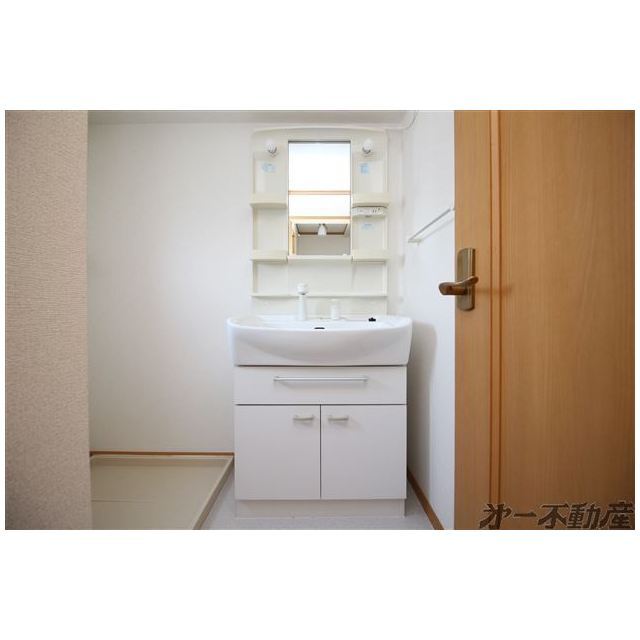 洗面設備　シャワー付洗面台