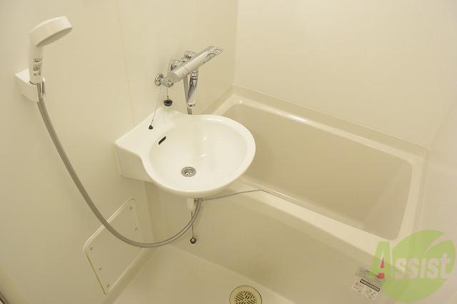 バス・シャワールーム　浴室乾燥機付きで雨の日も安心♪