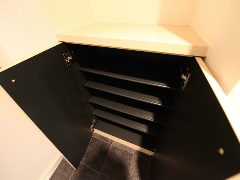 玄関　玄関　シューズボックス