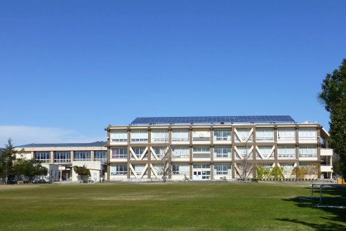 小学校　境港市立上道小学校（小学校）まで512m