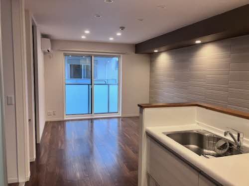 居室・リビング　間接照明で落ち着きのあるリビングです。