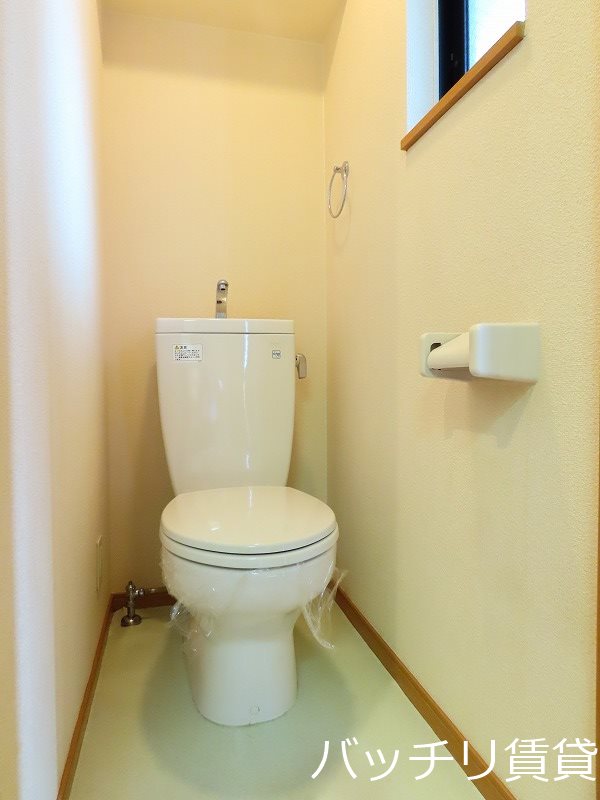 トイレ　同型タイプの為現状を優先致します。