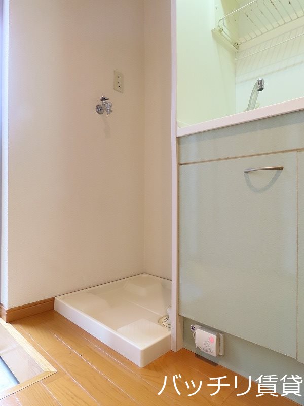 洗面設備　同型タイプの為現状を優先致します。