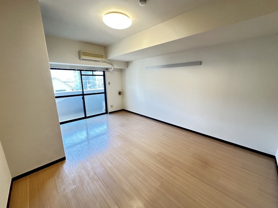 居室・リビング　※別部屋の写真です