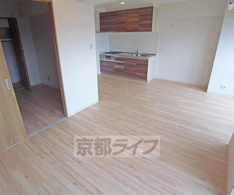 居室・リビング　フルリノベーションで綺麗に改装されました。