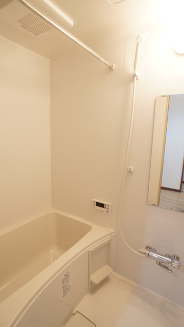 バス・シャワールーム　花粉・梅雨の時期にオススメの浴室乾燥機付きバスルームです♪