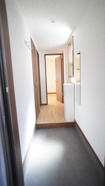 玄関　下駄箱がついているので、片付いた玄関をキープできます！