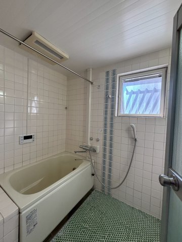 バス・シャワールーム　日々の暮らしに欠かせない十分な広さのあるお風呂です