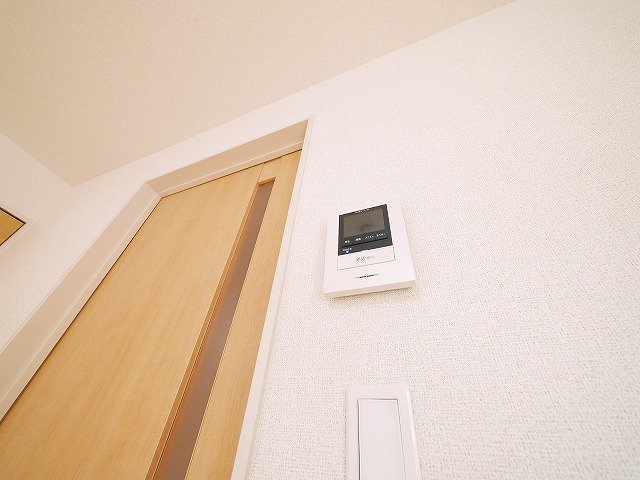 セキュリティ　モニター付きインターホン