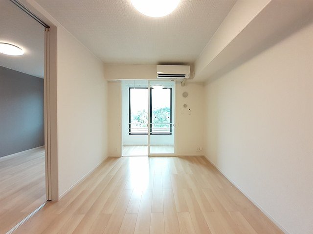 居室・リビング　ゆったり過ごせる居間です