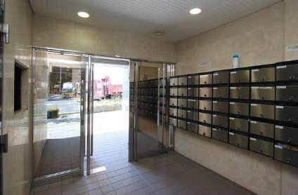 エントランス　スカイコートお茶の水女子大前