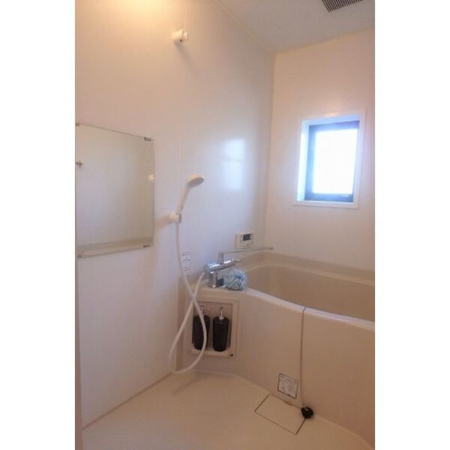 その他　【浴室】別系統のお部屋になります。現状を優先します。