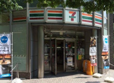 コンビニ　セブンイレブン中央区佃2丁目店（コンビニ）まで376m