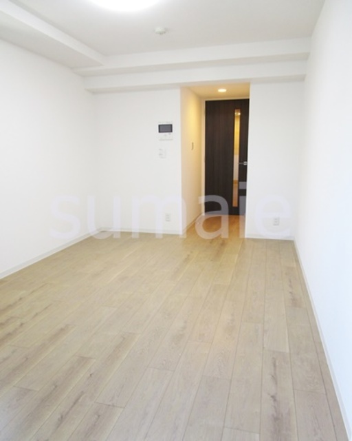 居室・リビング　綺麗なフローリング?