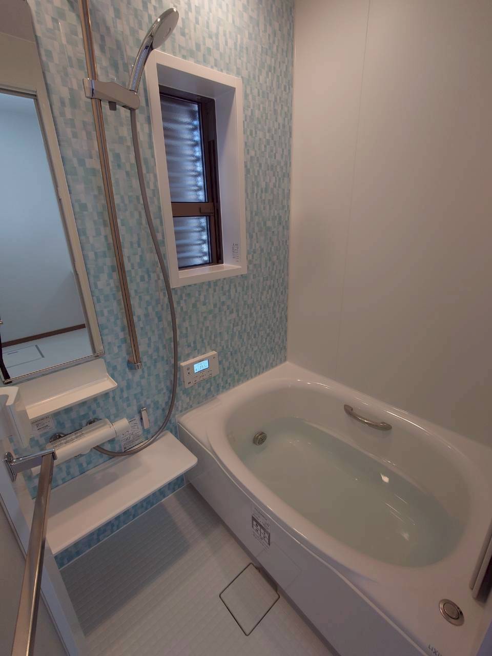 バス・シャワールーム　追い炊き機能付き