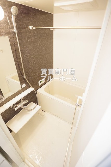 バス・シャワールーム　追炊き・浴室乾燥付きバス！