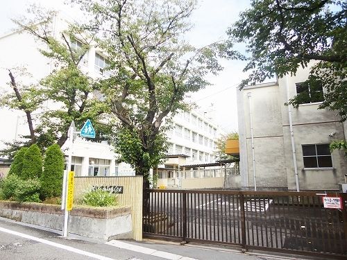 小学校　由木中央小学校（小学校）まで120m